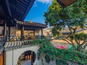 Mohe Shuxin Panorama Hot Spring Hotel (Tengchong Heshun Dachejing)