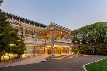 Xincheng Hotel Отели рядом с достопримечательностью «Inner Mongolia University Gym Teaching Part»