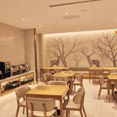 Super 8 Hotel Premier (Yecheng Wenhuadong Road)