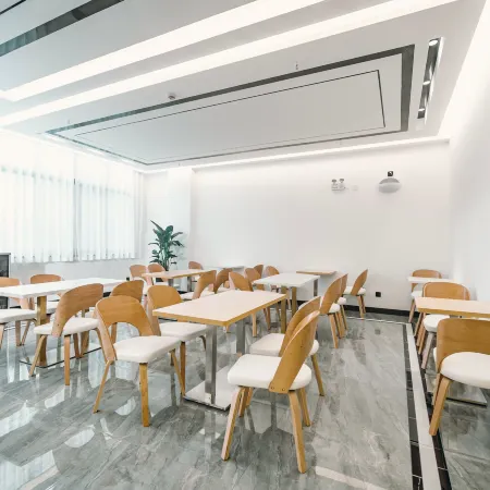 Zhenjiang July hotel