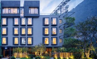 Puyi AUSOTEL WOW Hotel (Yingxi Corridor of Mountain Peaks)
