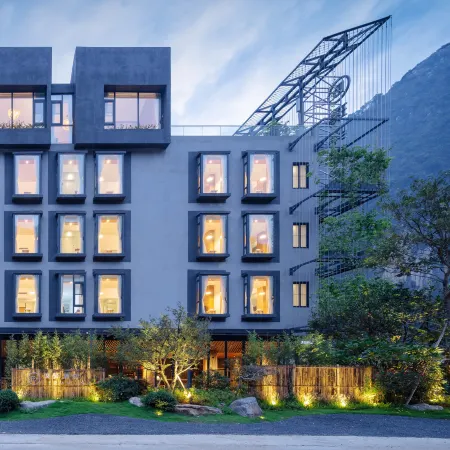 Puyi AUSOTEL WOW Hotel (Yingxi Corridor of Mountain Peaks)