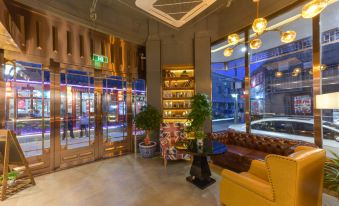 James Joyce Coffetel Hotel (Beijing Tiananmen Square Qianmen Street Subway Station)