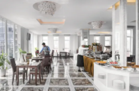 โรงแรมพนมเปญ คาทารี