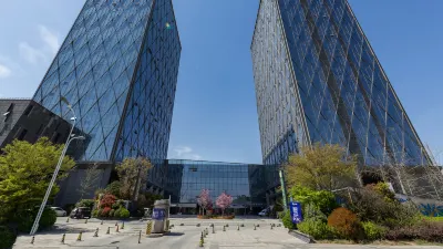 Floral Hotel·Xuzhou Jinxiu Xingcheng Hotel (High speed Rail East Station Branch) Hotels in Xuzhou