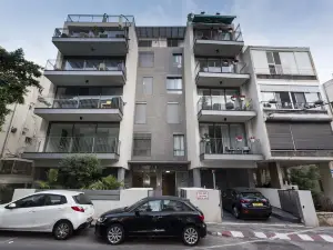 Emilia TLV