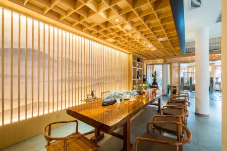 Banwo Zhenpin B&B (Hengdian Film and Television City Branch) Отели рядом с достопримечательностью «Palace of Ming and Qing Dynasties Scenic Area»