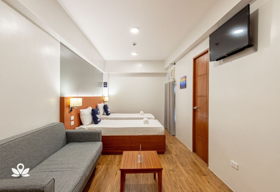 5. IHotel U..