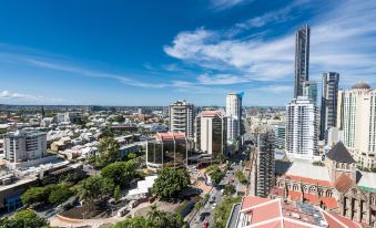 Oaks Brisbane Lexicon Suites