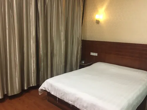 Ningbo Boxing Business Hotel - con vista montagne
