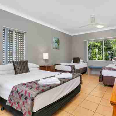 Cairns Reef Apartments & Motel Rooms
