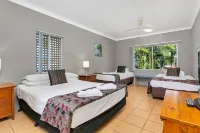Cairns Reef Apartments & Motel - Motels