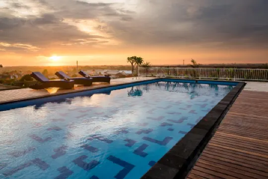 Canggu Dream Village Hotel and Suites Отели рядом с достопримечательностью «Universitas Dhyana Pura»