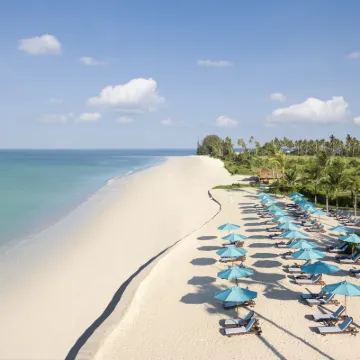 Le Meridien Khao Lak Resort & Spa Hotels near Ban Nam Khem Tsunami Memorial Center