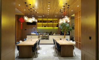 H hotel (chifeng University Wanda  Plazastore)