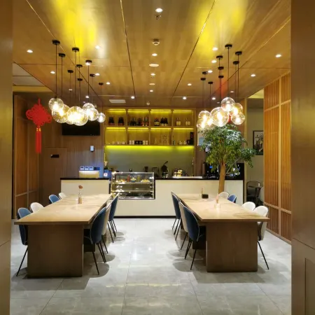 H Hotel (Wanda Plaza Chifeng University Store)