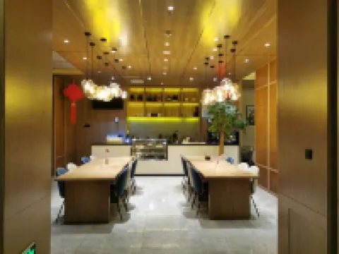 H Hotel (Wanda Plaza Chifeng University Store)