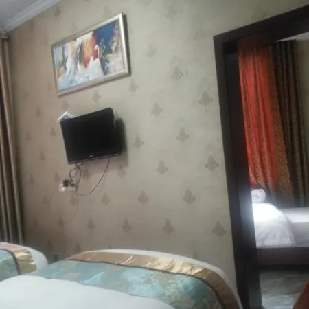 Jiajiang Yingchun Hotel