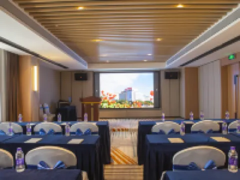 Alarun Hotel (Zhanjiang Shimao Mansion) Hotels in Zhanjiang
