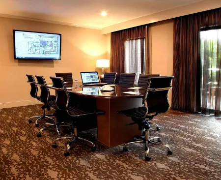 DoubleTree by Hilton Claremont