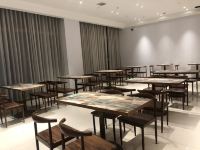 喀什吐曼河酒店