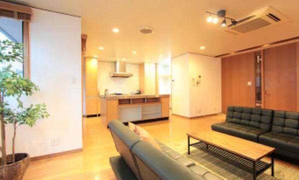 Crane Court KitaHorie