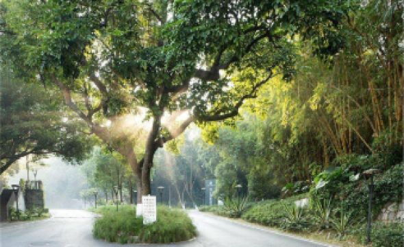 Baiyun Lakeside Hotel (Nanhu Tourism Center)