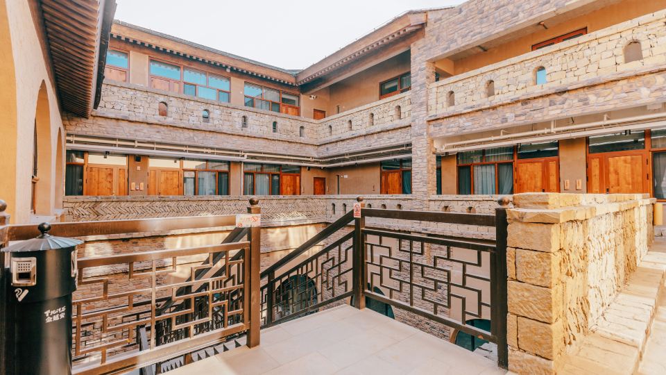 Jin Yanan · Xueshe Homestay