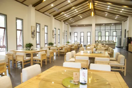 Yangxin Academy Hotel Отели рядом с достопримечательностью «Doujiao Mountain Scenic Area»