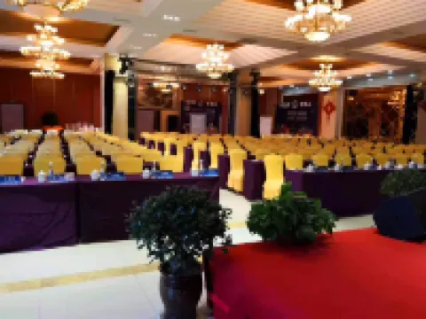 Huzhu Rainbow Tribe Resort Hotel Hotels in Huzhu