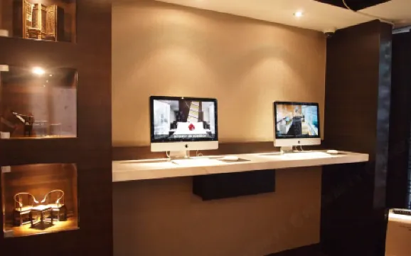 Butterfly on Wellington, Central Отели рядом с достопримечательностью «Центральный Центр Гонконга»