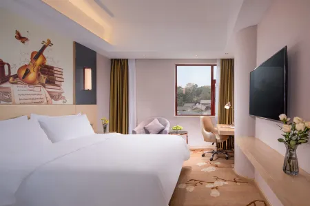 Vienna Hotel (Lijiang Old Town)