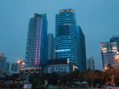 Yeste Hotel (Nanning Jinhu Square Metro Station) Hotels near City Top