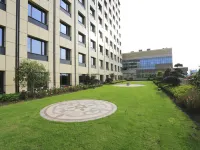 Evergreen Laurel Hotel (Shanghai) Hotels near Pudong