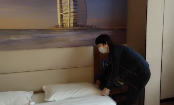 Thank U Hotel (East Square of Zhengzhou Railway Station)