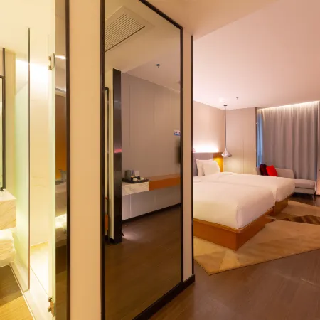 Borrman Hotel (Xuwen Port Wharf)