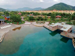 Caoxi Hot Spring Holiday Resort