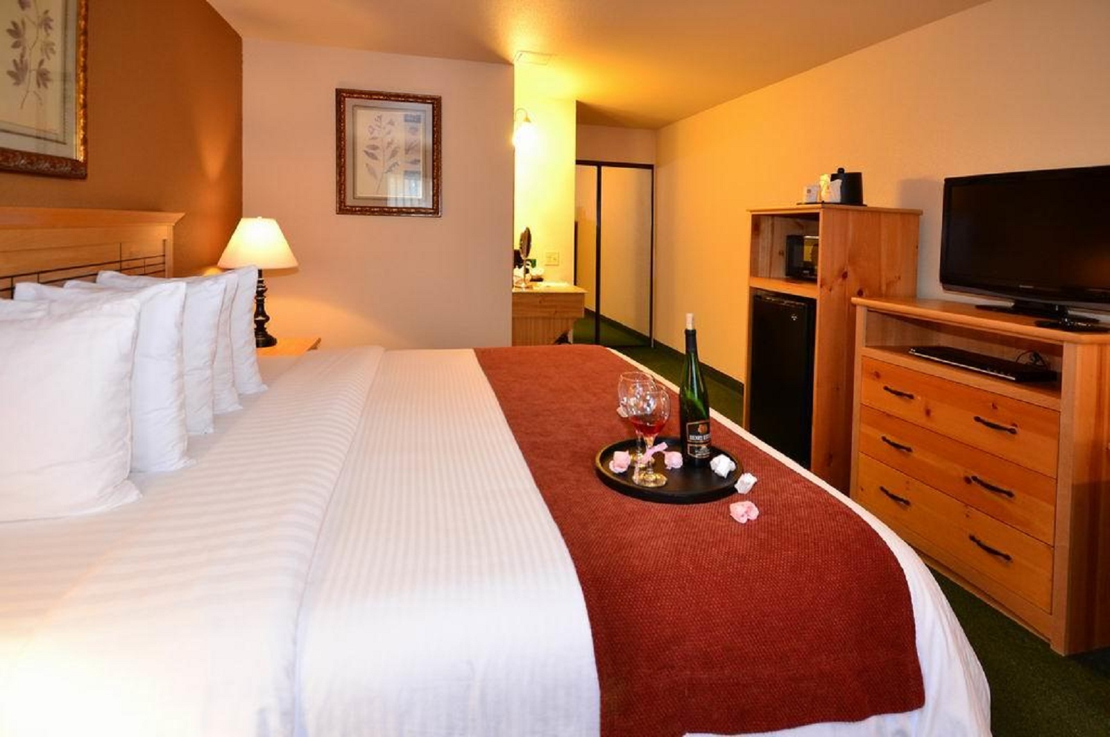 Best Western Plus Hartford Lodge