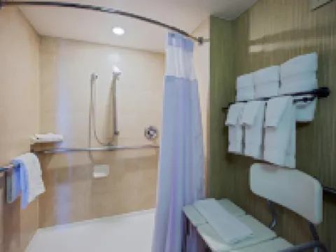 Crowne Plaza NEWARK AIRPORT by IHG โรงแรมในเอลิซาเบท