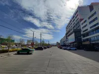 錦疆都城飯店（阿拉善左旗店） - 停車場