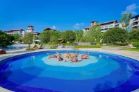 Hilton Wuhan Optics Valley - Rooftop Pools