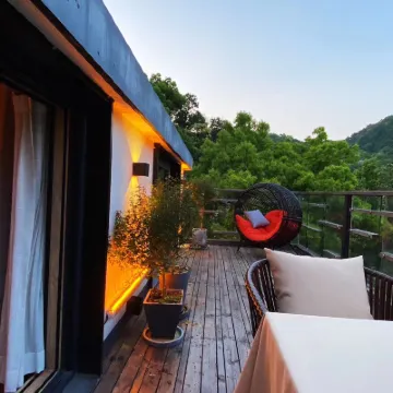 Wuta Xinshe (Hangzhou West Lake) Hotel berhampiran Liuhe Pagoda