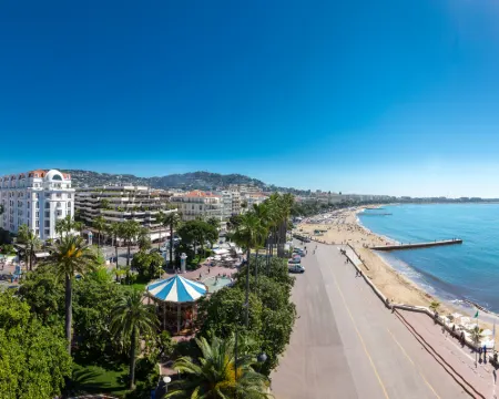 Hôtel Barrière le Majestic Cannes Hotels in Cannes
