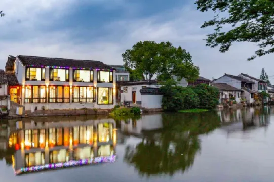 Tongli Qingyuan River View Holiday Inn Hôtels à proximité de : Tongli Town