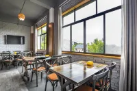 Yunzhong Qiushe Hostel