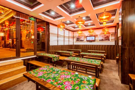Red Lantern Inn Отели рядом с достопримечательностью «Ming and Qing Dynasty Ancient Street»