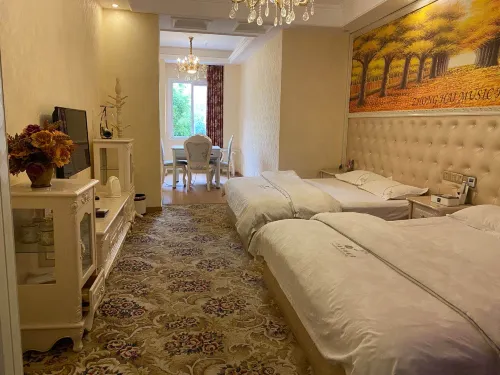 Zhonghai Music Hotel