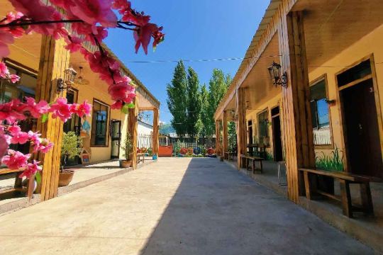 那拉提心园春农家乐