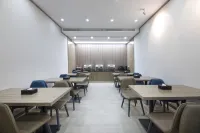 Elan Select Hotel (Jingjiang Bus Station)