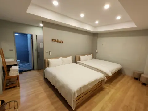 M.house Hotel berhampiran Dewan Umum